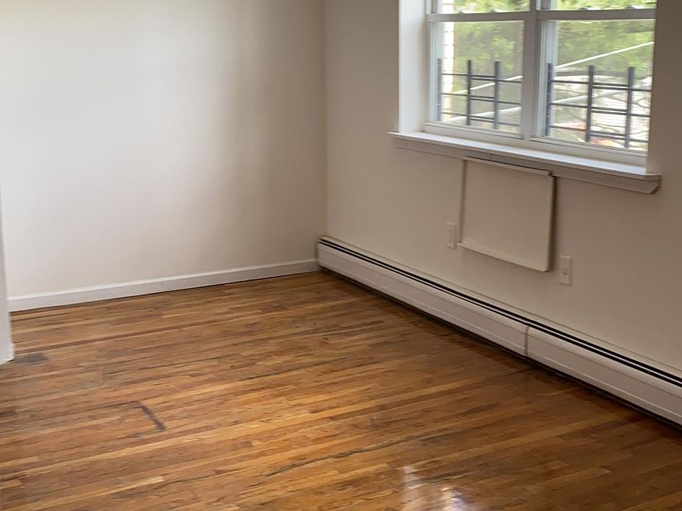 2nd image of 2205 Norton Ave #2A