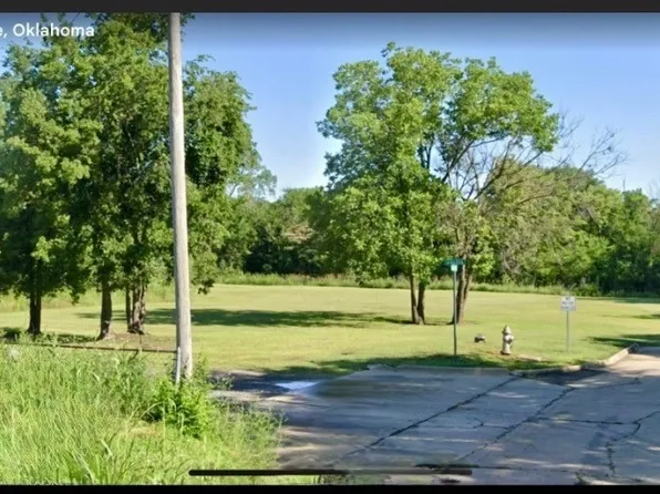 613 N 20th St, Muskogee, OK 74401