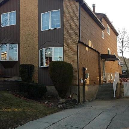 2nd image of 18 Hewitt Ave