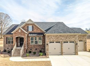 135 Modesto Ln, Simpsonville, SC 29681