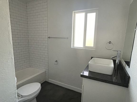4th image of 4401 N 21st St #13