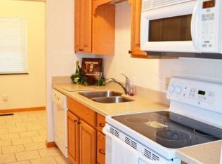 633 Hiddenwood Ct, Jefferson City, MO 65109