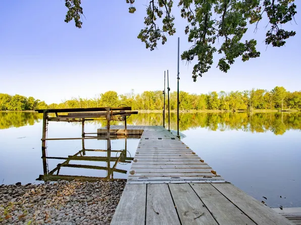 8249 N Stone Farm Rd, Edgerton, WI 53534