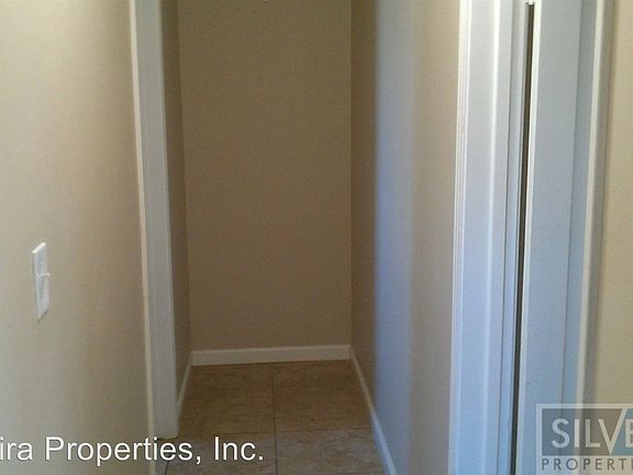 3rd image of 613-B N Oakley Ave