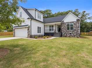 102 Dana Dr, Belton, SC 29627