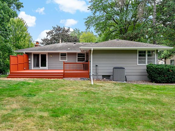 5th image of 5921 Wisconsin Cir