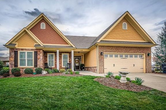 2nd image of 1108 Jasmine Pl