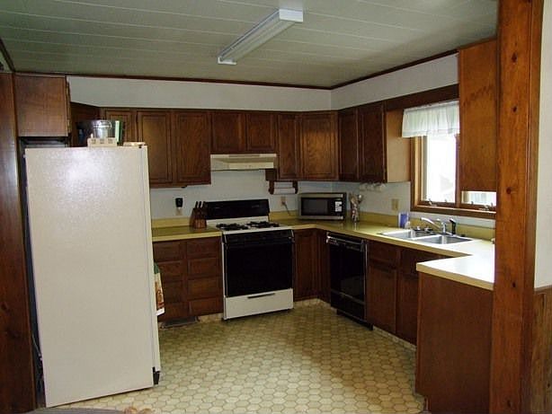 2nd image of 313 Oneida St
