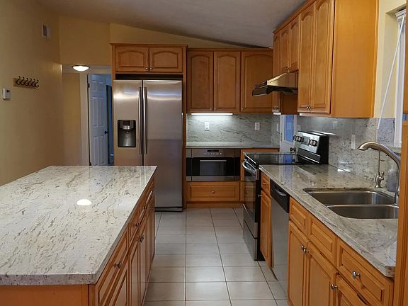 2nd image of 18650 Pring Ct