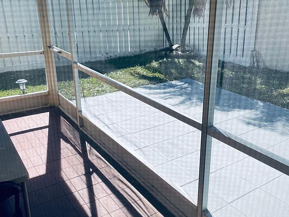 4th image of 49 Bentwater Cir