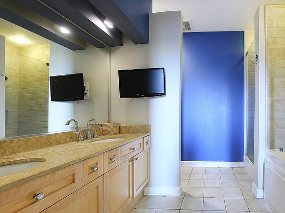 4th image of 1344 S Throop St #504