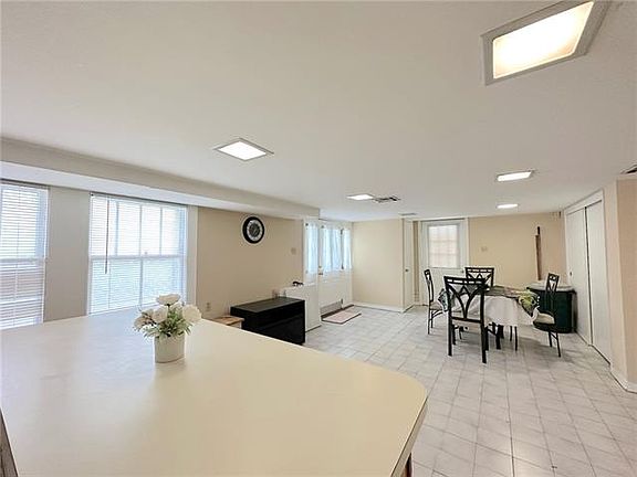 5th image of 4301 Pitt St
