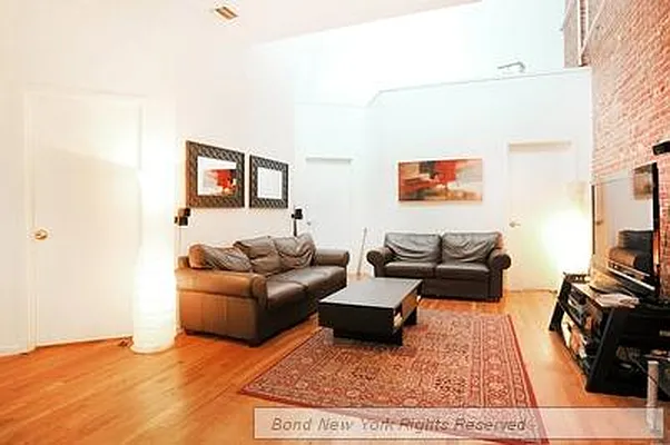 Rented by Bond New York | media 7