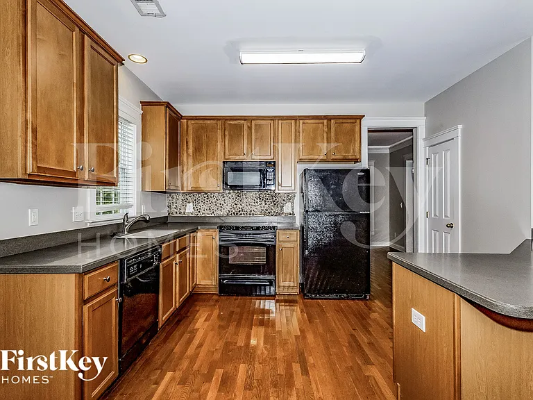205 Barberry St — Photo 8