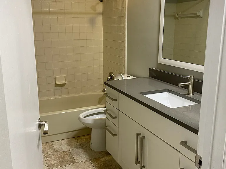 900 SW 62nd Blvd #D27 — Photo 11