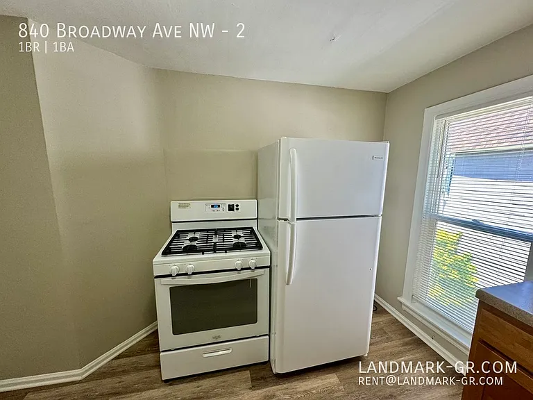 840 Broadway Ave NW #2 — Photo 11