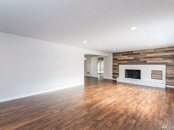 4th image of 13623 57th Ave E