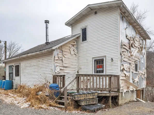 209 Upper Godfrey Dr, Leechburg, PA 15656