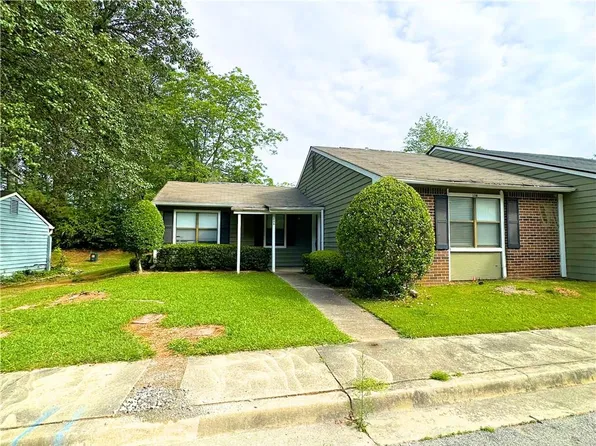 138 Sandalwood Cir, Lawrenceville, GA 30046