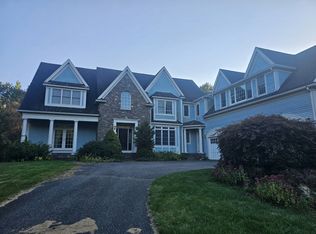 4 Shoestring Ln, Westwood, MA 02090