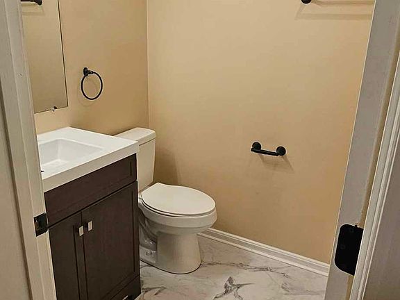 4th image of 1028 Bridle Ct #1028