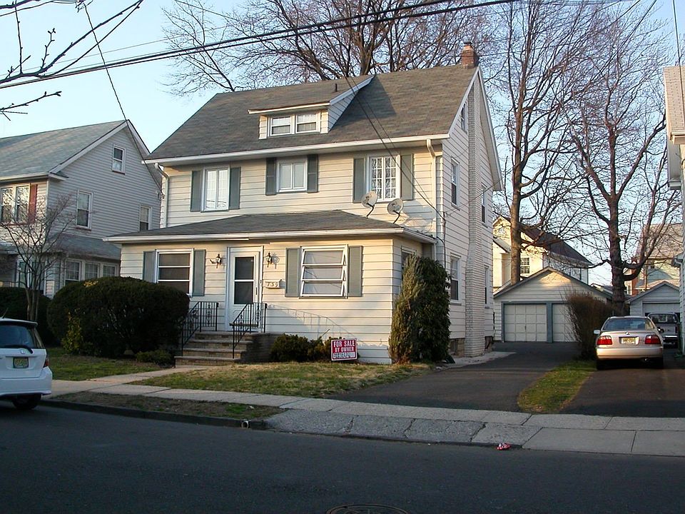 ONE FAMILY HOUSE