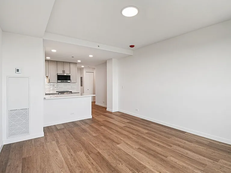 The Nest at Lincoln Park West — Photo 94