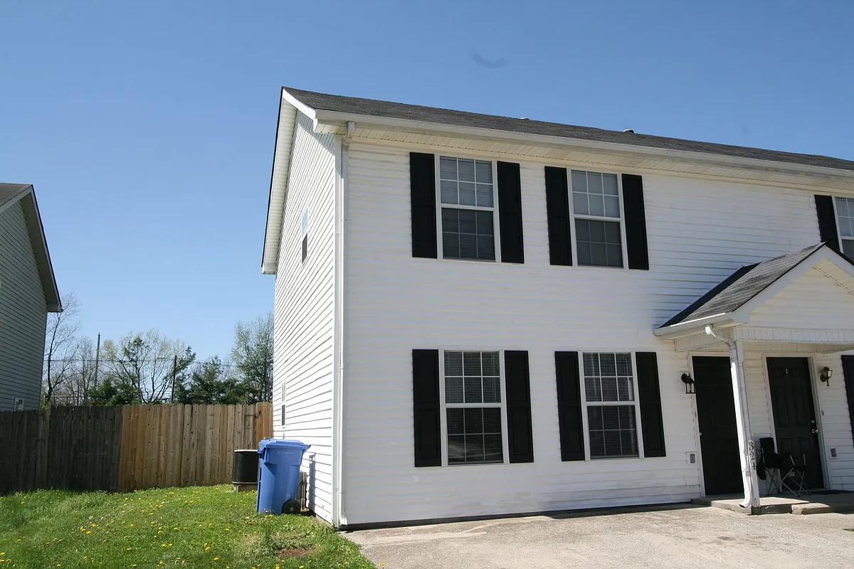 Building Photo - 324 Turfway Dr