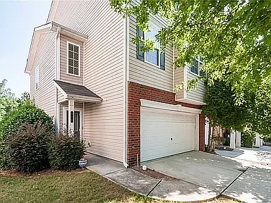 910 Society Cir SW — Photo 9
