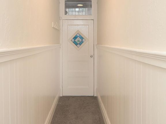 5th image of 1181 Oak St