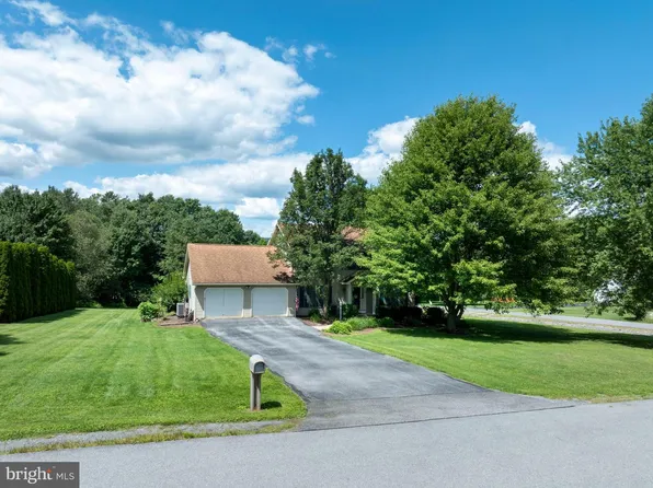 101 Susan Ln, Port Matilda, PA 16870
