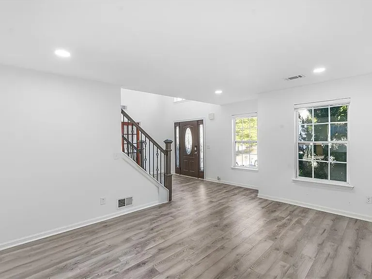 1443 Wilson Manor Cir — Photo 8