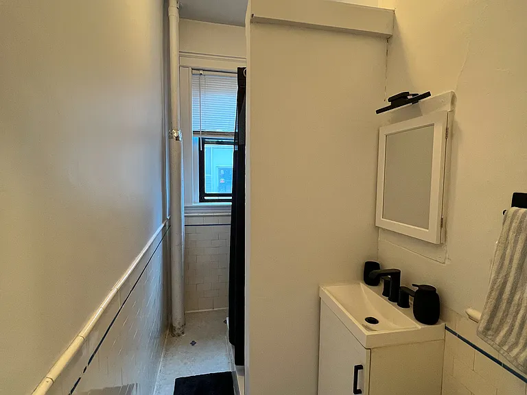 39 Glenville Ave #3 — Photo 7