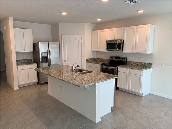 3rd image of 9024 Alba Ln