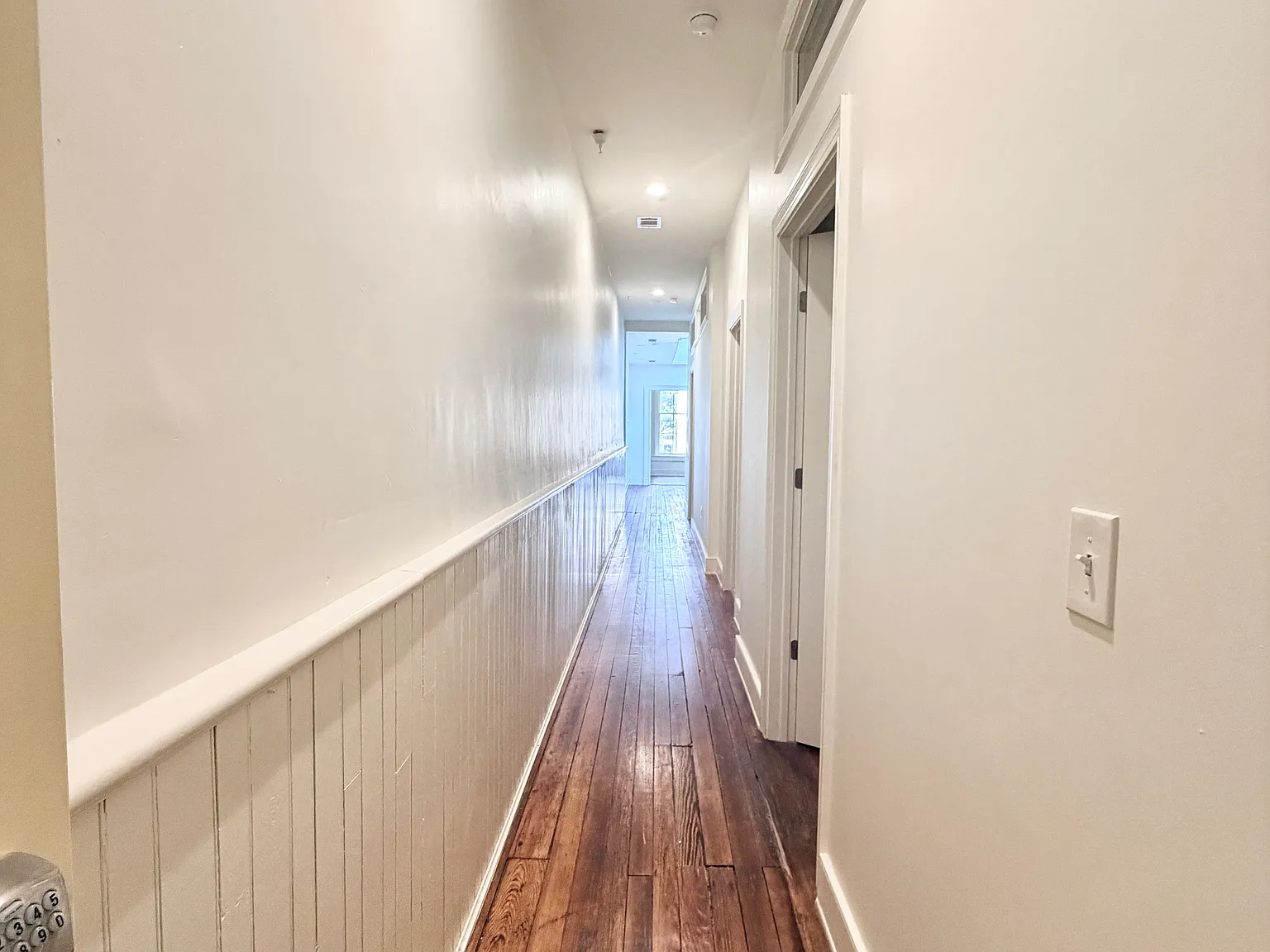 2 bed, 1060 sqft, $2,000 — Photo 2