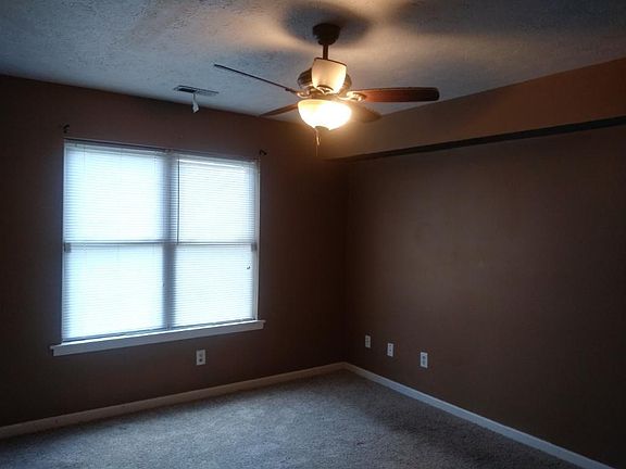 5th image of 3010 N Colorado Ave