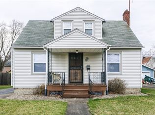 800 Oak Knoll Ave SE, Warren, OH