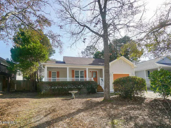 220 NE 36th Street, Oak Island, NC 28465