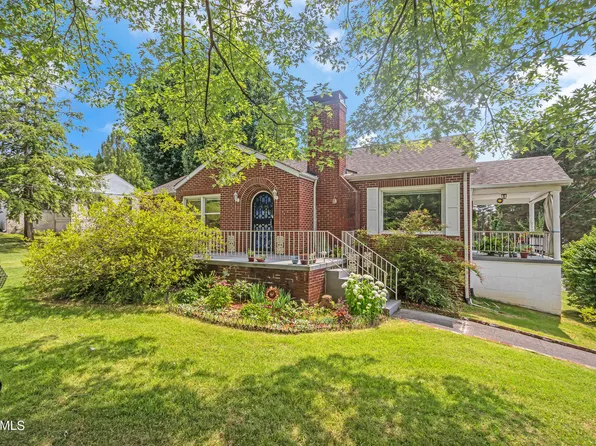 2919 Knox Ln, Knoxville, TN 37917