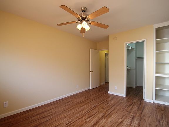 3rd image of 10921 Bloomfield St APT 7
