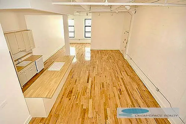 Rented by Dream Space Realty | media 6