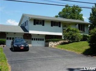 3030 Mountain View Dr, Bath, PA 18014