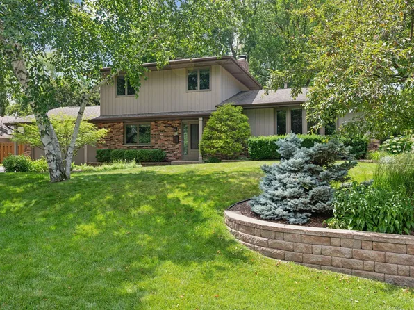 2117 Ensign Ave N, Golden Valley, MN 55427