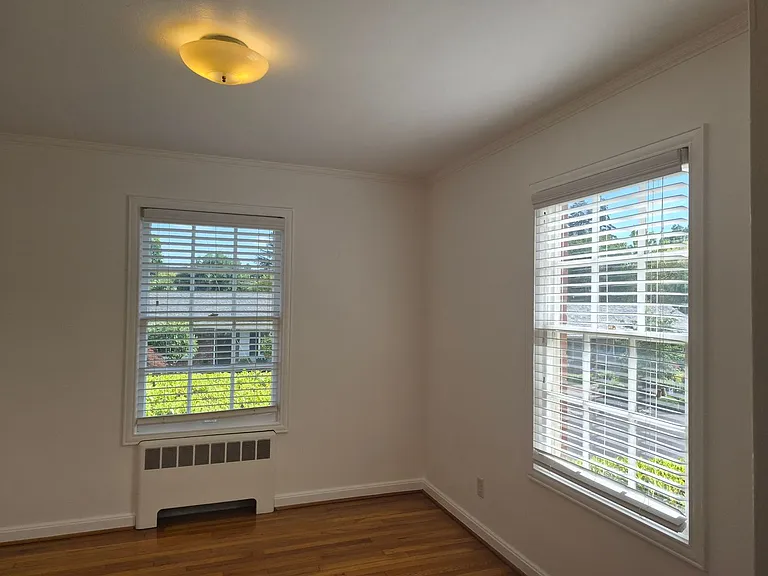 Broadmoor Manor — Photo 105