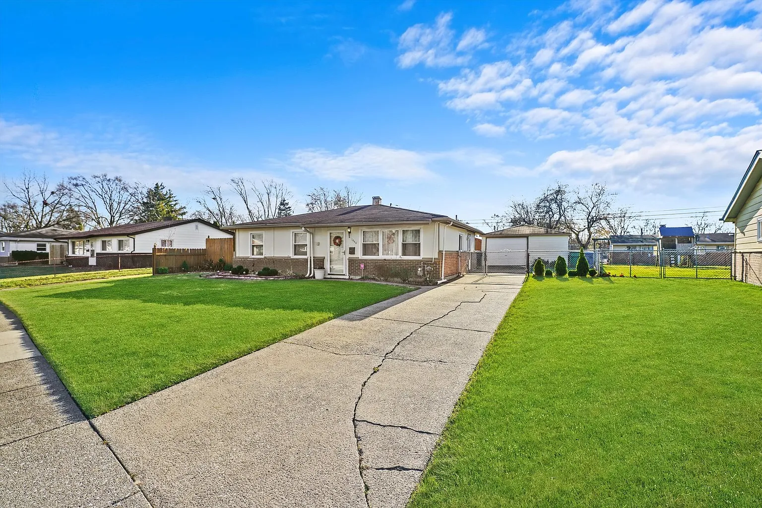 1440 Forest Pl photo 1