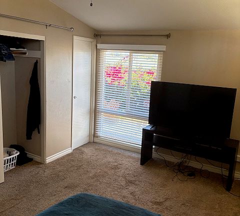 3rd image of 2422 Bartel Pl