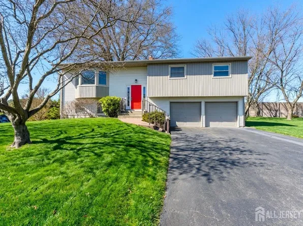 17 Wellington Rd, East Brunswick, NJ 08816