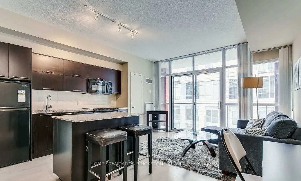 The Boutique I condos — Photo 1