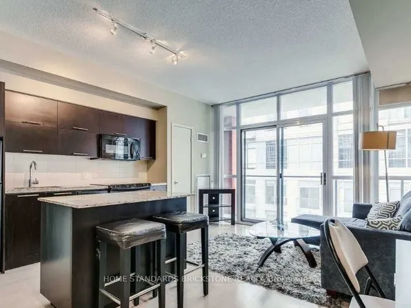 21 Nelson St, Toronto, ON