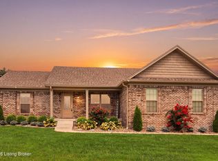 110 Hidden Valley Dr, Bardstown, KY 40004